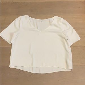 Aritzia babaton white cropped silk tshirt size M